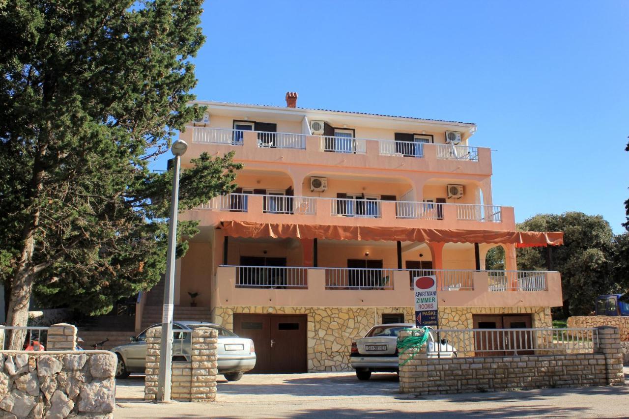 Apartments And Rooms By The Sea Mandre, Pag - 3557 科兰 外观 照片